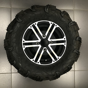 Комплект колес (шина Maxxis Zilla MU01 26х9х12, MU02 26х11х12) с дисками 4х110-R12 LU074452